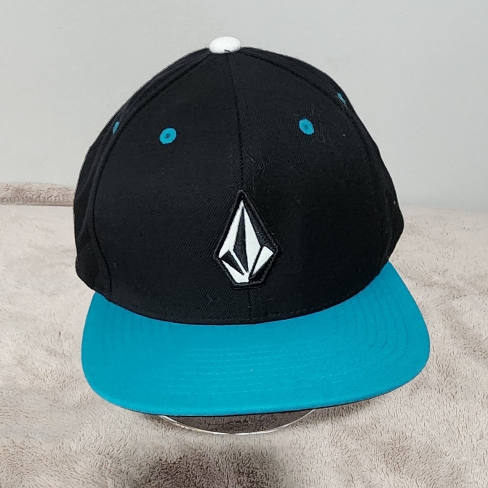 Volcom Black and Teal Hat. Snap Back. OSFA.